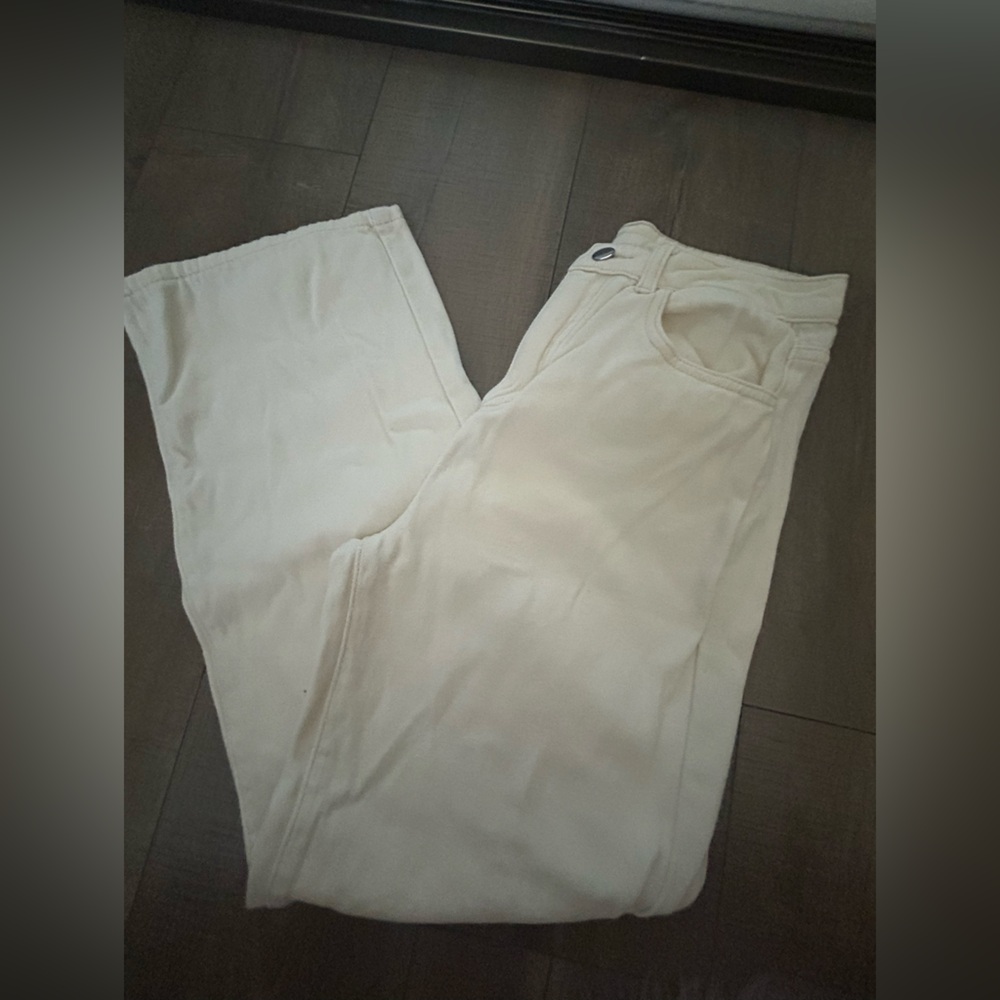 Dazy Cream Straight Leg Jeans with Classic Style